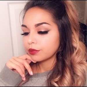 Meet your Posher, Desiree